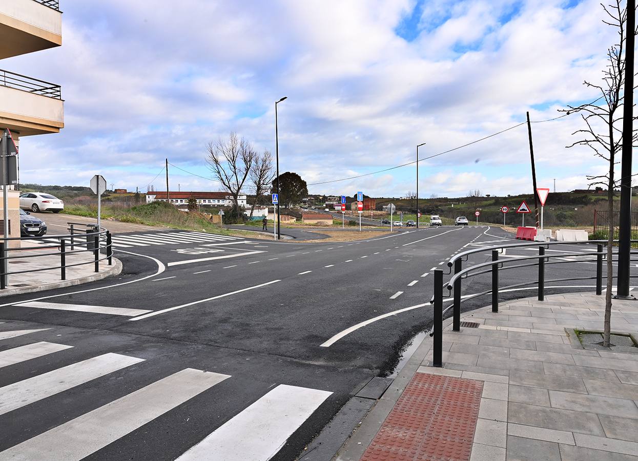 El alcalde anuncia la construcción de la glorieta de Monseñor Riberi tras la firma de un convenio