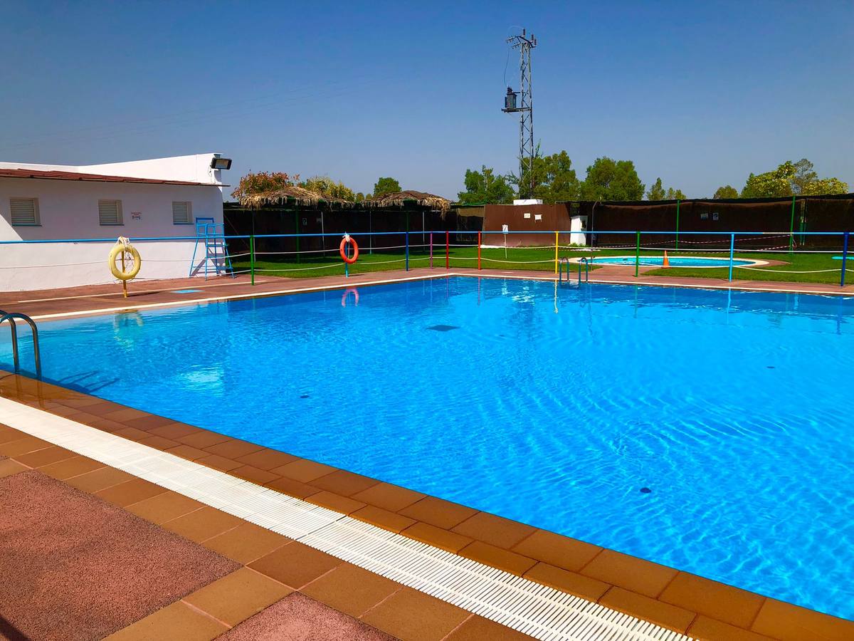El Ayuntamiento adopta medidas excepcionales en las piscinas municipales de Coria, Puebla y Rincón