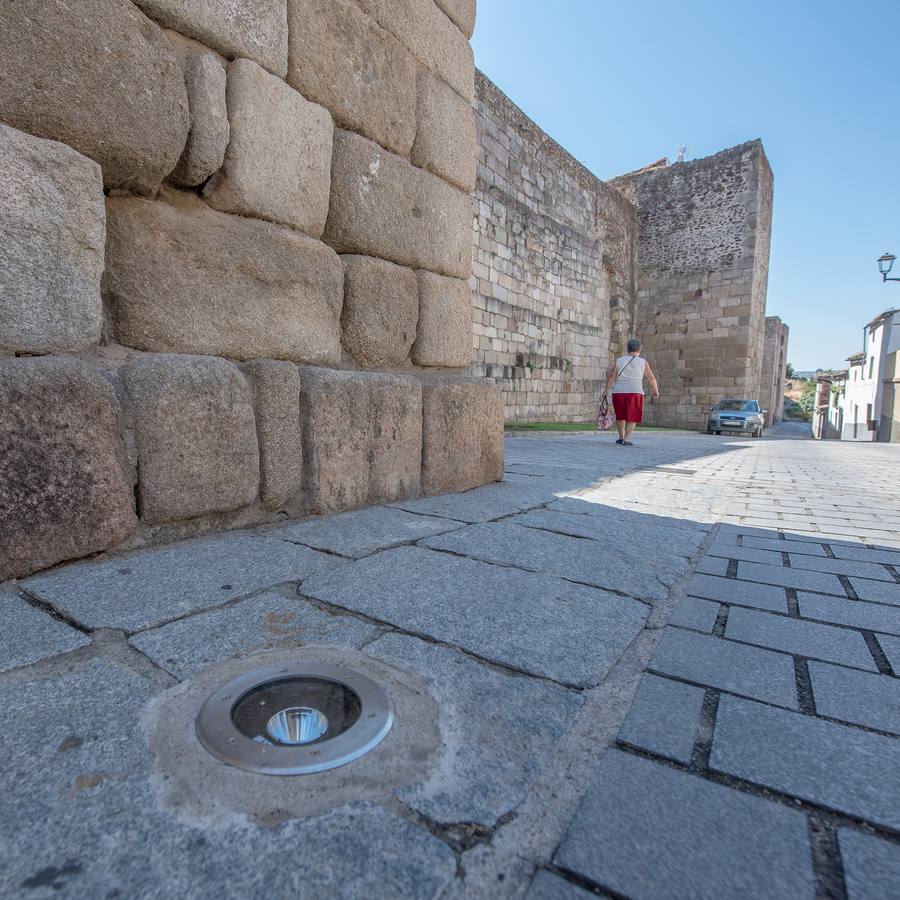 La iluminación decorativa de la muralla en la calle Horno estará ejecutada en las próximas semanas