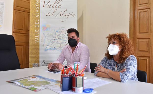 El presidente de Adesval y la presidenta de Redex hablaron sobre la situación entre el Ayuntamiento de Coria y esta Asociación