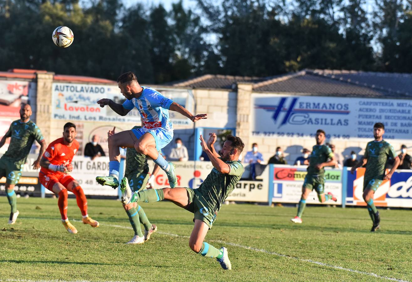 Mucha tensión y poco fútbol en La Isla