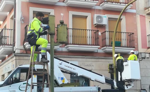 Comienzan las obras de renovación de los semáforos en cuatro cruces de la ciudad