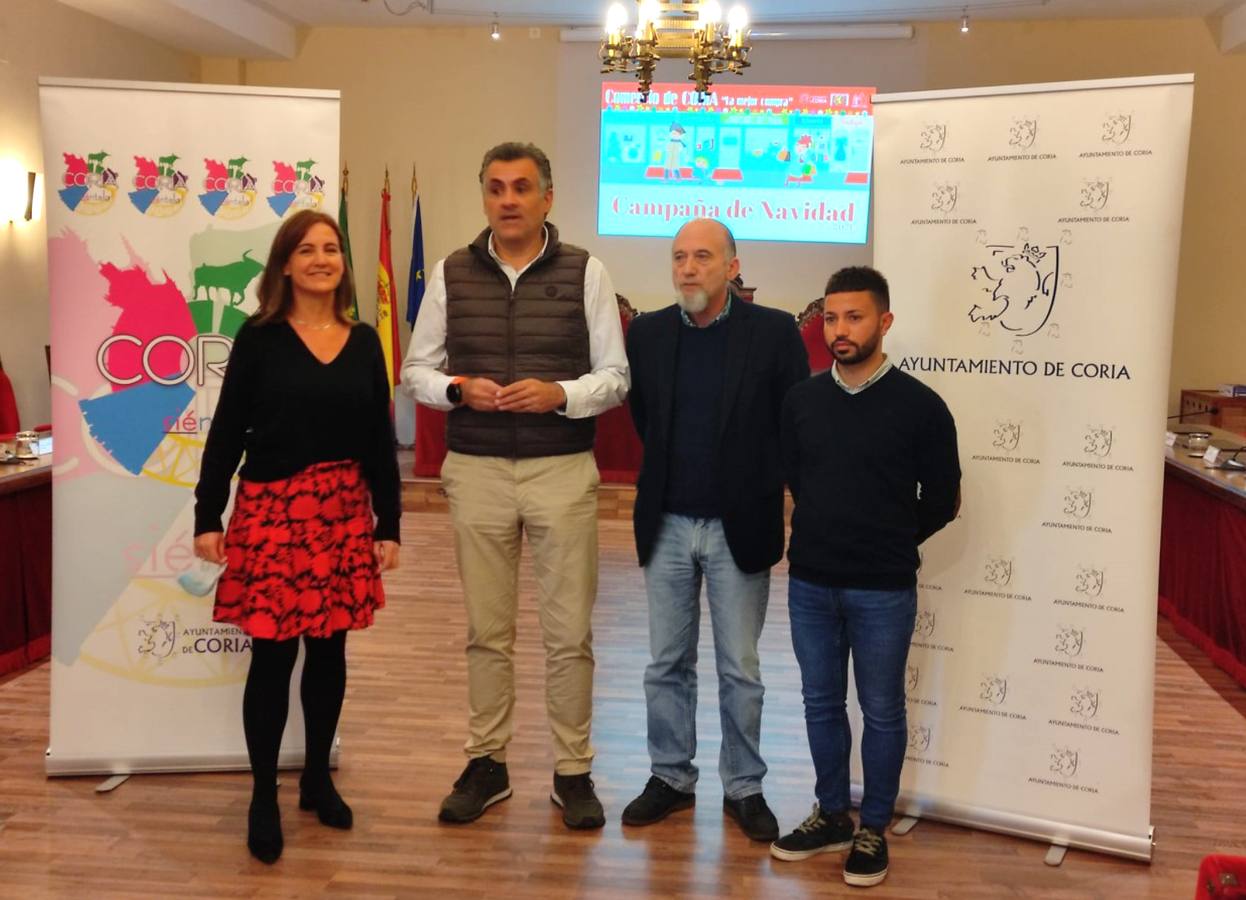 Presentada en el Ayuntamiento la Campaña de Navidad que apoya al comercio local