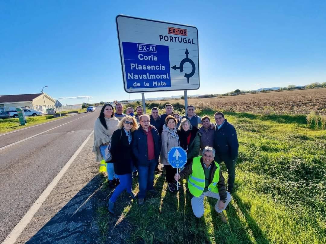Reivindican la terminación de la autovía Ex-A1 hasta la frontera de España con Portugal