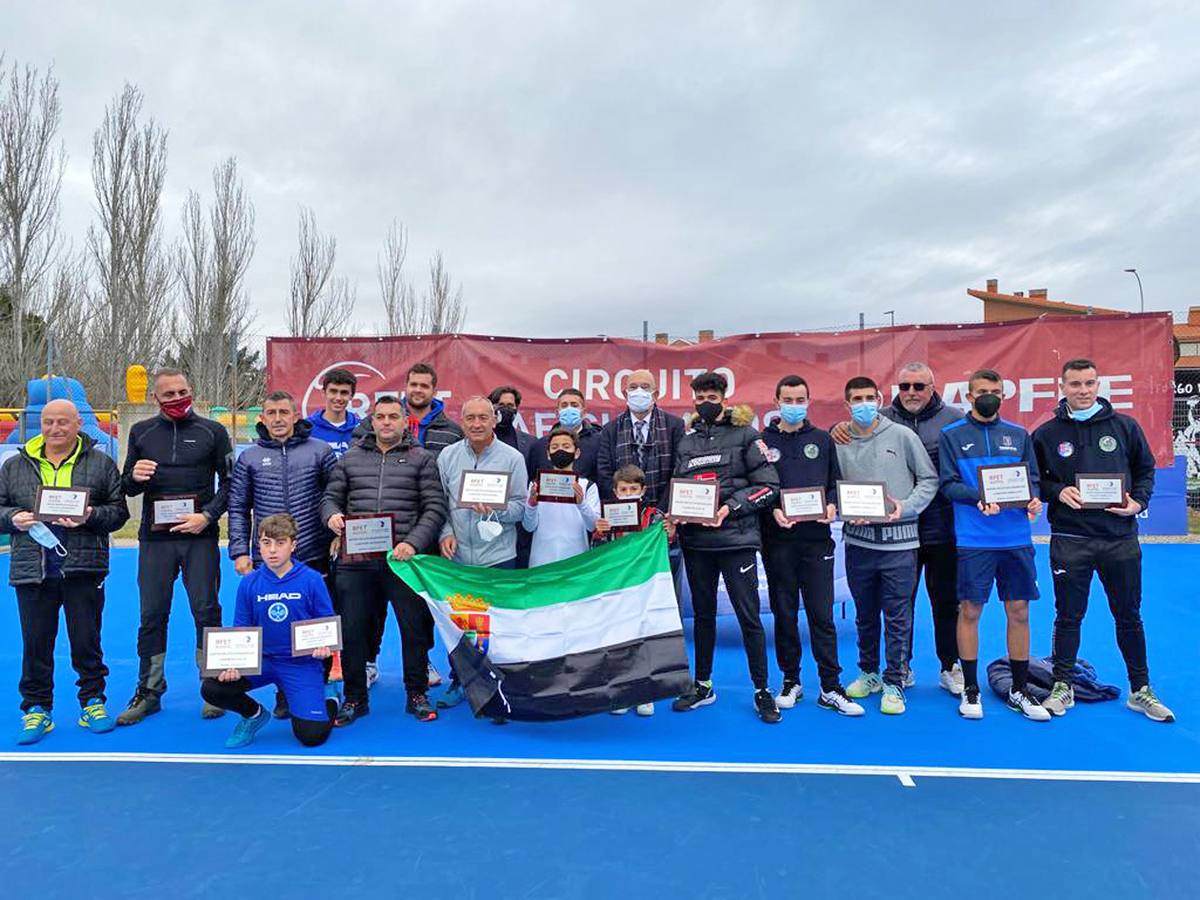 Pleno del tenis extremeño en las finales del Máster del Circuito de Aficionados de la RFET celebradas en Valladolid