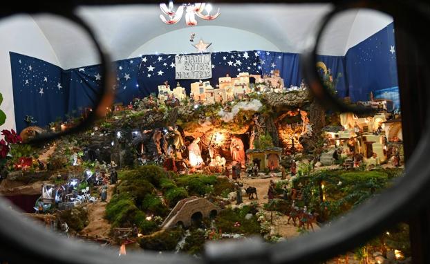 Vecinos y visitantes ya pueden disfrutar de la exposición de belenes en el Recinto de Intramuros