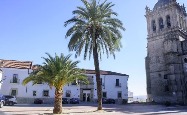 El Ayuntamiento bonificará la implantación de empresas en el Casco Histórico de Coria