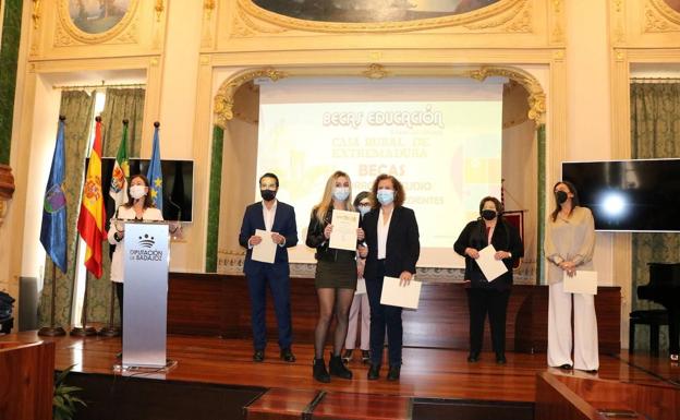 Una estudiante del IES Alagón entre los 20 mejores expedientes académicos de Extremadura