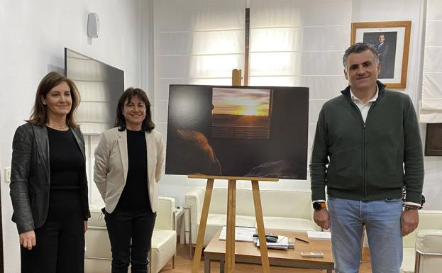 La periodista Nieves Agut presenta «La ventana de Carmen»