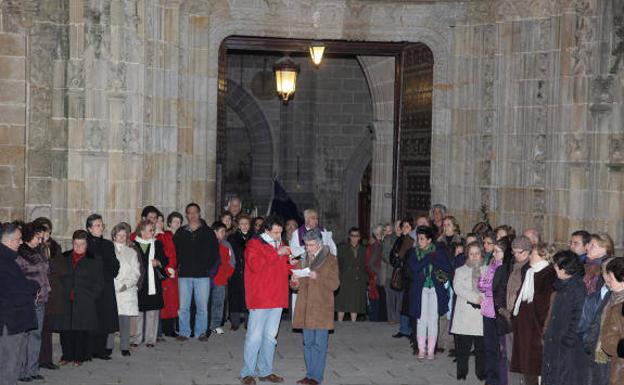 La noche de Martes Santo saldrá en procesión el viacrucis de Cáritas