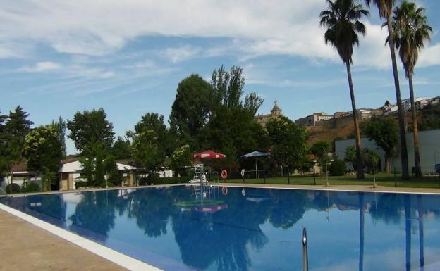 Buscan socorristas para las piscinas de Coria, Rincón del Obispo y Puebla de Argeme