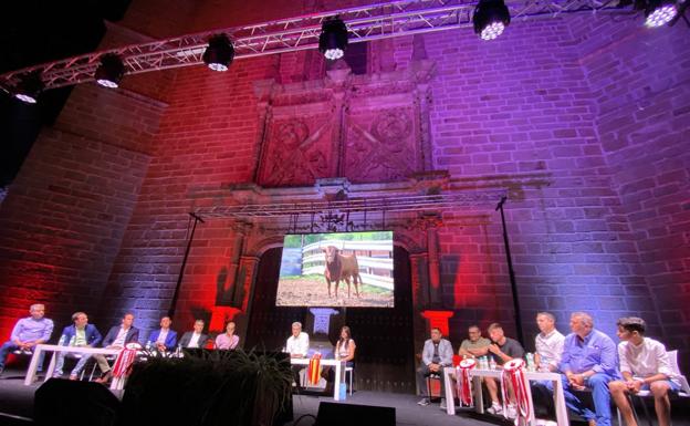 Gran afluencia de público en la presentación oficial de San Juan 2022