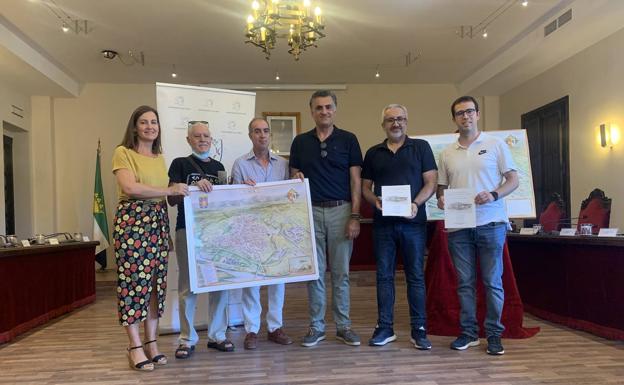 «Páginas Sueltas de la Historia de Coria» de Fernando Domínguez se ha presentado esta mañana