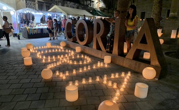 Un centenar de puestos formaron los mercados del miércoles y del Jueves Turístico