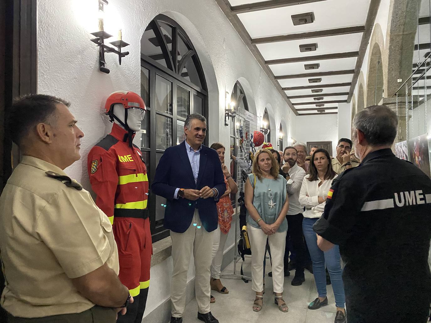 El Ayuntamiento de Coria acoge la exposición de la UME «Somos Soldados»