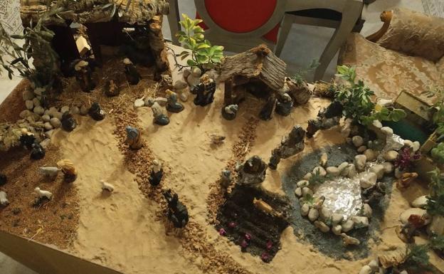 Más de 50 vecinos participan en la exposición de belenes por el Casco Histórico