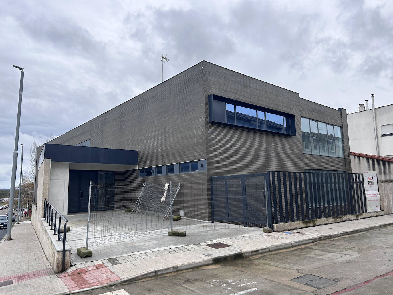 El Ayuntamiento cede el Centro de Día a la Junta de Extremadura para su apertura y gestión