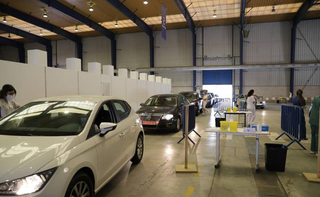 El punto de vacunación de Feval cerrará el próximo 1 de octubre