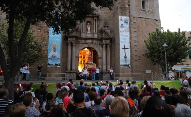 La Virgen de las Cruces volverá a estar acompañada en su regreso a la ermita