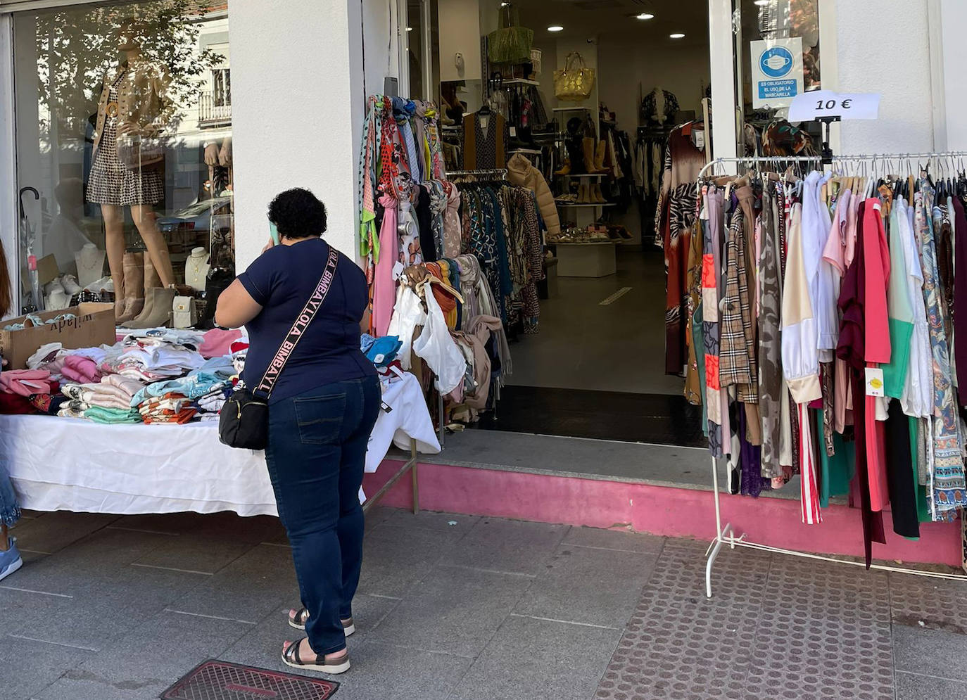 El comercio local vuelve a lucir sus productos en la calle