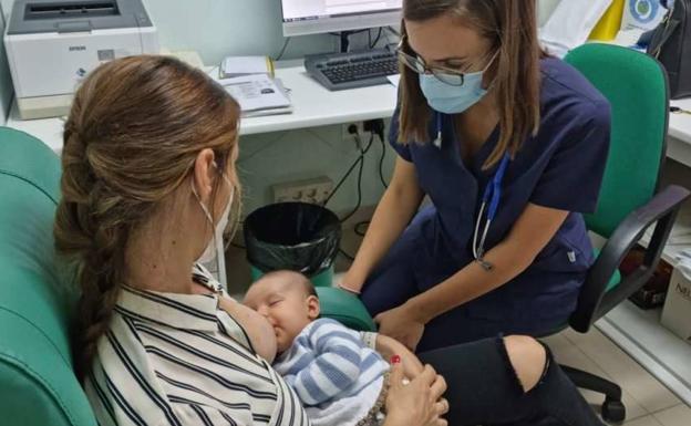 La consulta de lactancia materna inicia su actividad en el Área de Salud de Don Benito-Villanueva