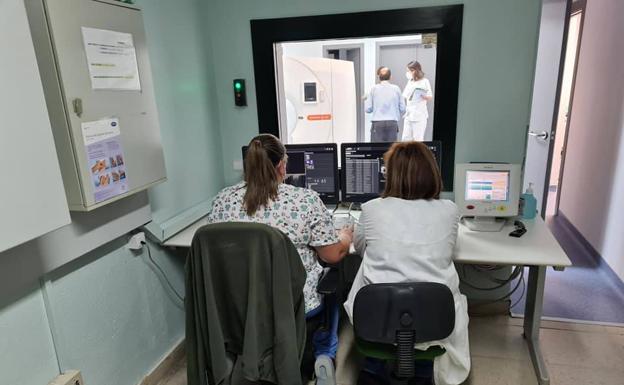 El hospital Don Benito - Villanueva estrena un nuevo TAC de alta gama