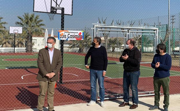 Luis Casimiro da nombre a la nueva cancha de baloncesto