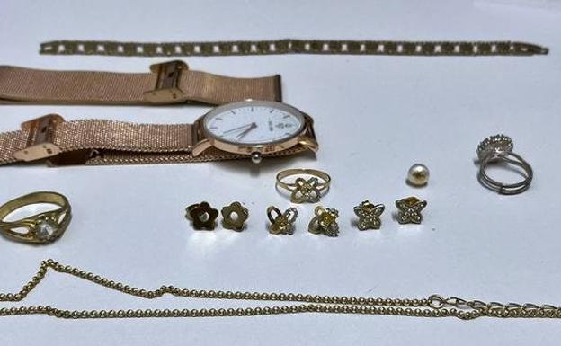 Algunas de las joyas recuperadas por la Guardia Civil. 