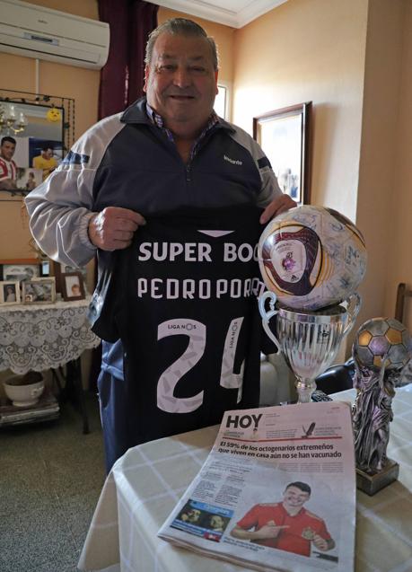 El abuelo de Pedro Porro presume de nieto tras ser convocado el pasado año por la selección.