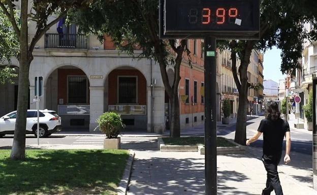 Termómetro de la plaza de España de Don Benito en días anteriores. /HOY