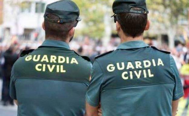 La Guardia Civil detiene en Monesterio a un vecino de Don Benito con varias bellotas de hachís