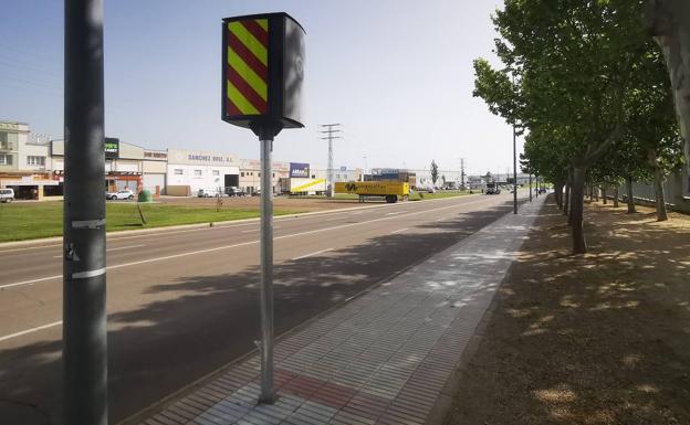 Investigado un conductor por circular a más de 120 km/h en la avenida de Europa