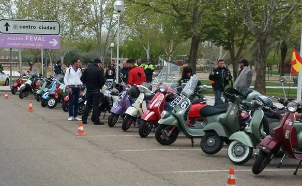 Las vespas vuelven a reunirse este fin de semana en Don Benito