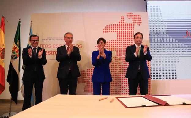 Don Benito y Villanueva rubrican su protocolo de fusión con el Gobierno, la Junta y la Diputación