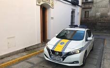 El PSOE denuncia que la alcaldesa podría dejar a la Policía Local sin vehículo 12 horas por adquirirles uno eléctrico