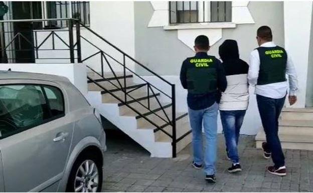 Detenidos dos hombres acusados del robo de 118 jamones en un secadero de Fregenal