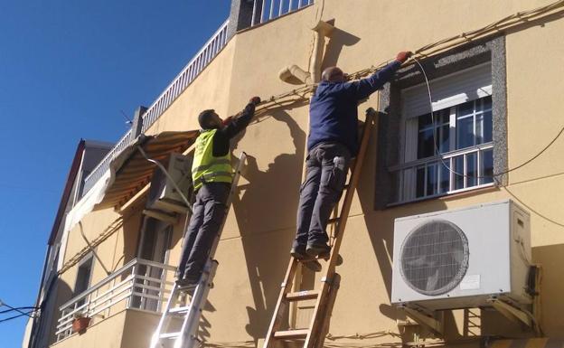 Se reanudan los trabajos con la fibra óptica