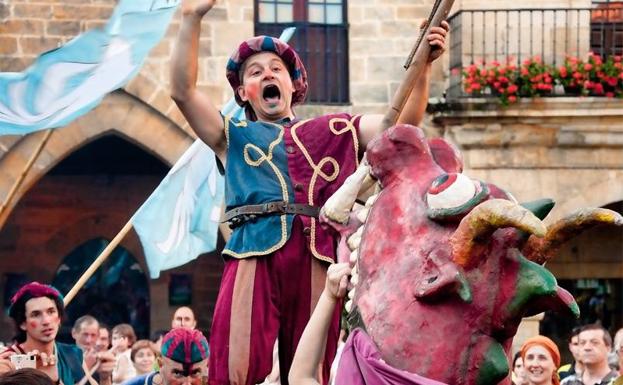 Los Titiriteros de Binéfar celebran la llegada del verano