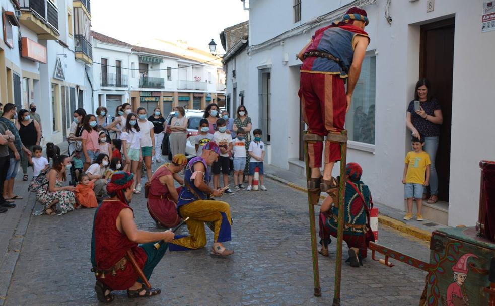 Los Titiriteros de Binéfar a la caza del dragón