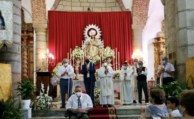 Homenaje a Andrés Sequera, tamborilero de la danza de la Virgen de la Salud