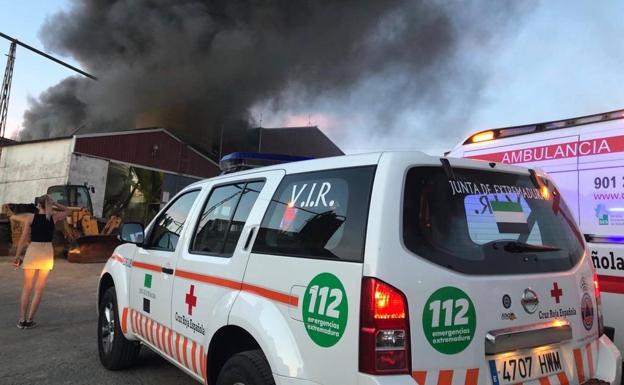 Incendio en una fábrica de corchos en Fregenal de la Sierra