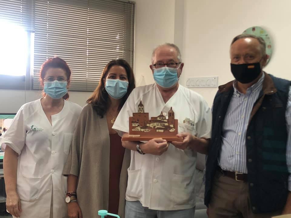 Fregenal reconoce la labor del doctor José Luis Moreno