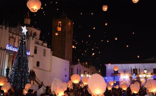 Los frexnenses comienzan a preparar sus globos de los sueños