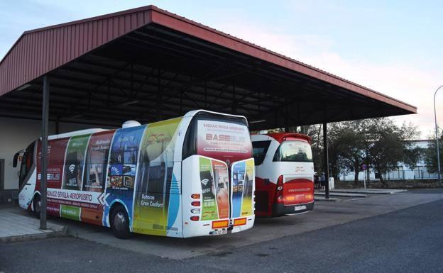 El PSOE denuncia el cierre de la estación de autobuses y las molestias del punto limpio en su ubicación actual