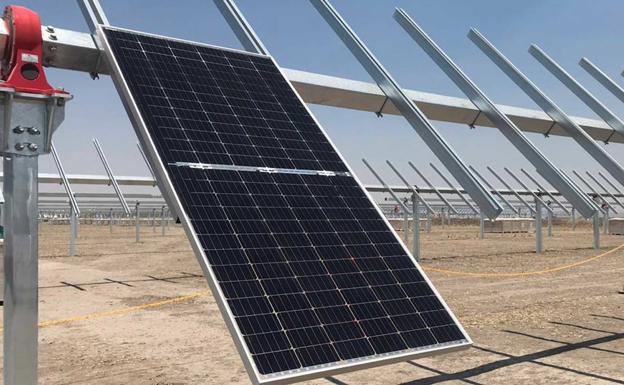 Fregenal acoge un curso de montaje de paneles fotovoltaicos