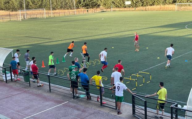 El Athletic Fregenal vuelve a los entrenamientos para afrontar la que será su primera temporada