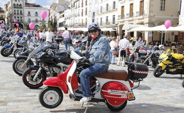 Este sábado se celebra la primera concentración de motos y quads en la nave multiusos