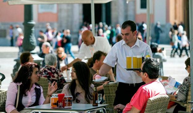 La Diputación de Badajoz amplía al 13 de agosto la inscripción para la formación «Operaciones Básicas de Restaurante-Bar»