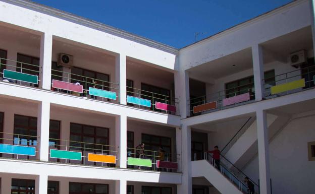Alumnos del Colegio San Francisco Javier conocen la labor de la cooperación en los campos de refugiados