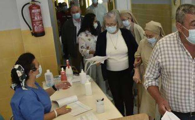 Tercera dosis de la vacuna para mayores de 77 años